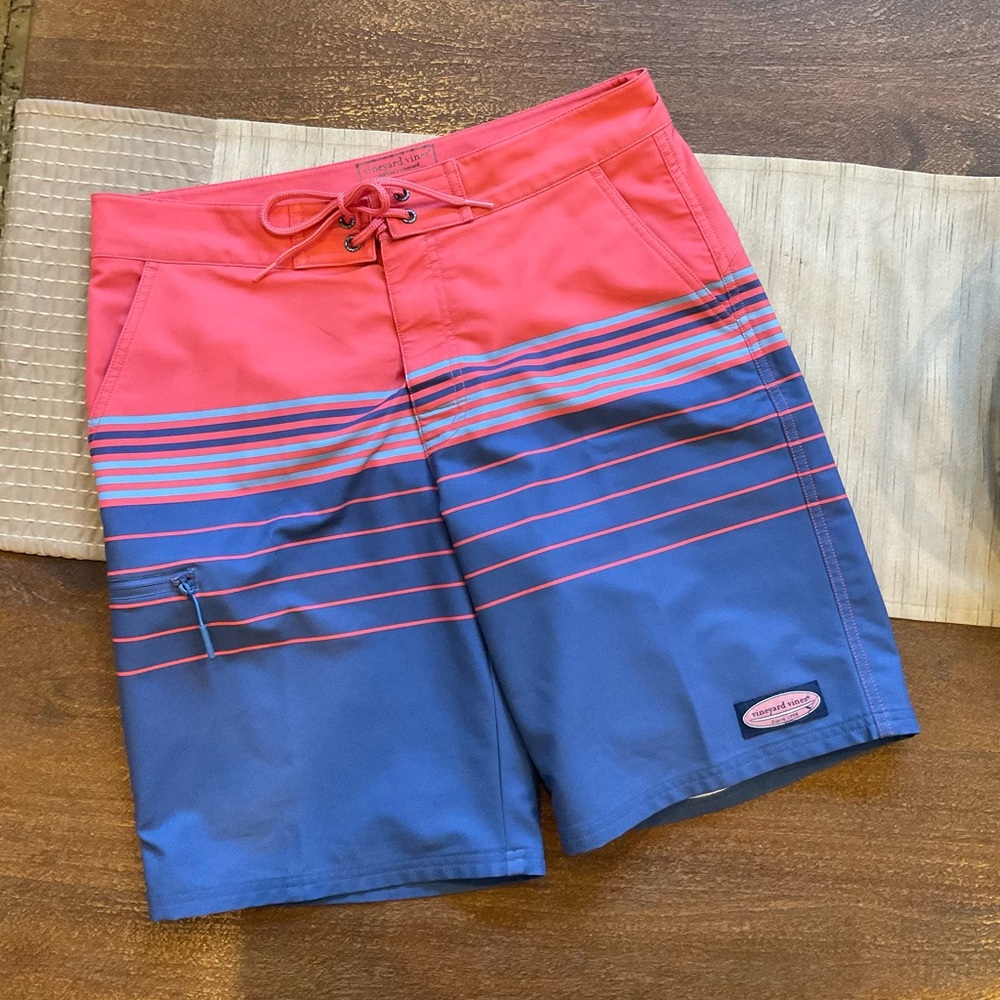 Like New Mens Vineyard Vines Board Shorts